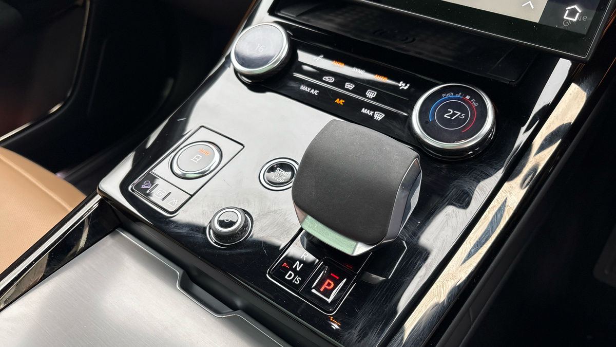 Land Rover Range Rover Sport Image 18