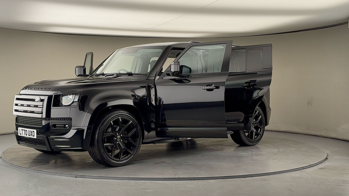 Land Rover Defender 110 Image 22