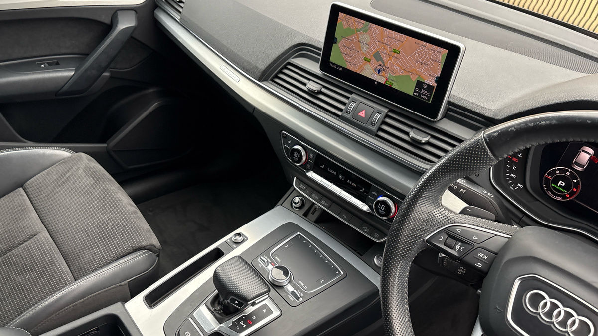 Audi Q5 Image 18