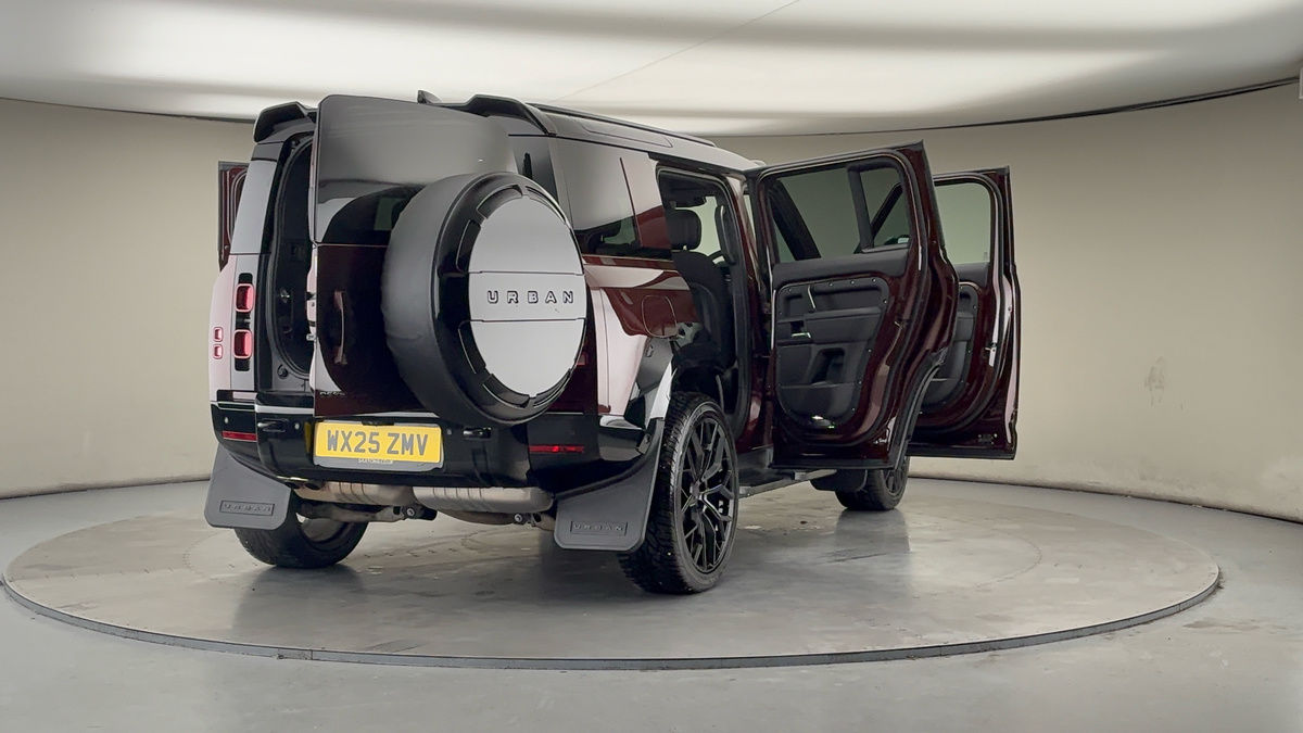 More views of Land Rover Defender 110