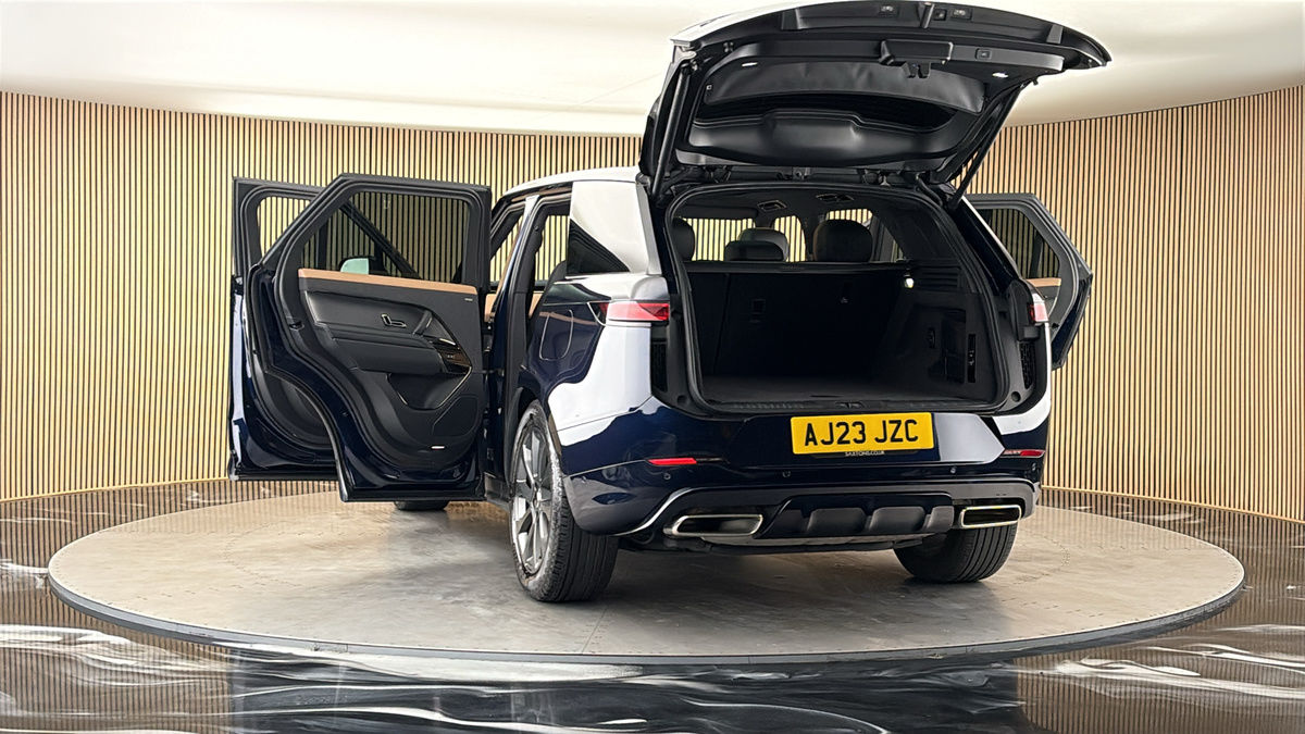 More views of Land Rover Range Rover Sport