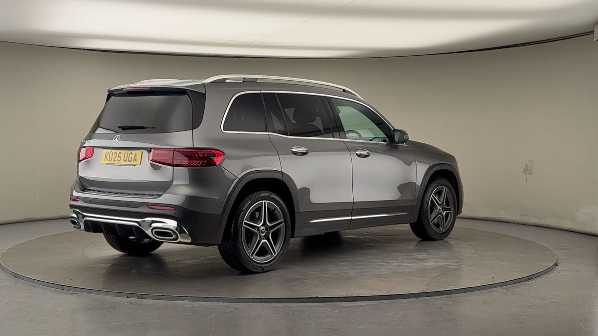 Mercedes-Benz GLB Image 21