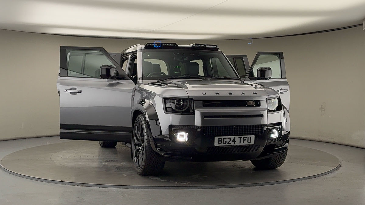 More views of Land Rover Defender 110