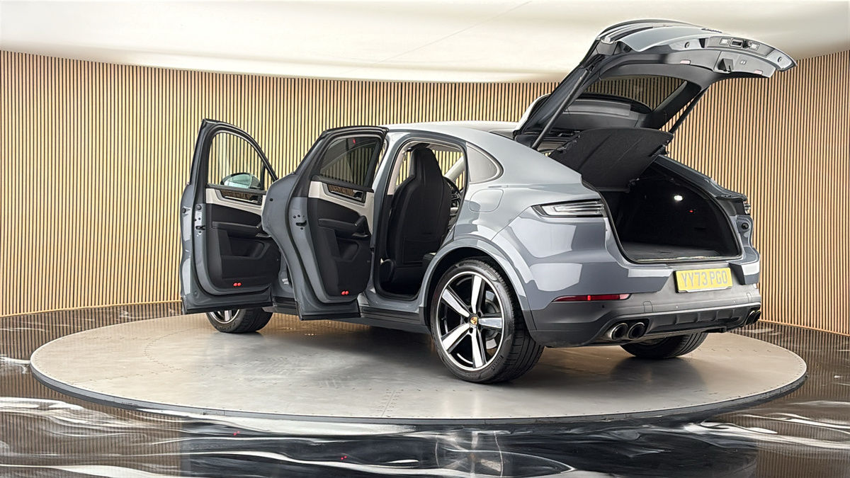 More views of Porsche Cayenne
