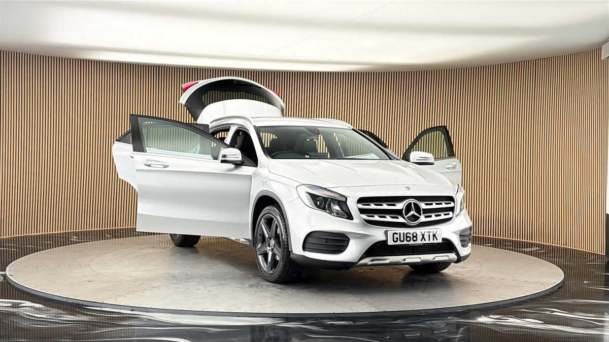 More views of Mercedes-Benz GLA