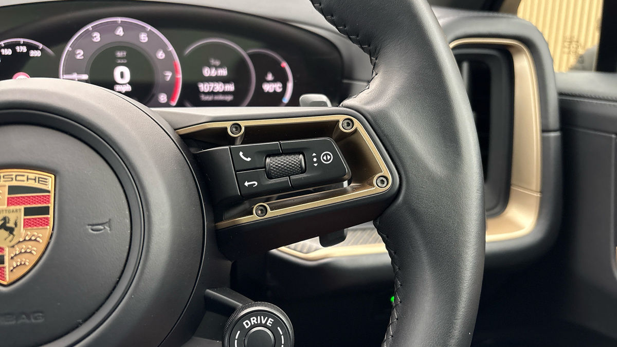 Porsche Cayenne Image 14