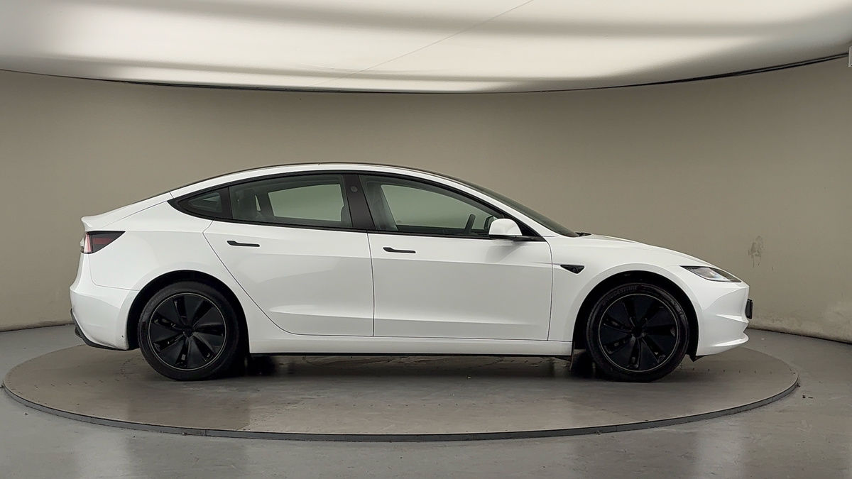 Tesla Model 3 Image 16