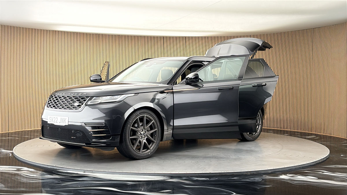 Land Rover Range Rover Velar Image 22