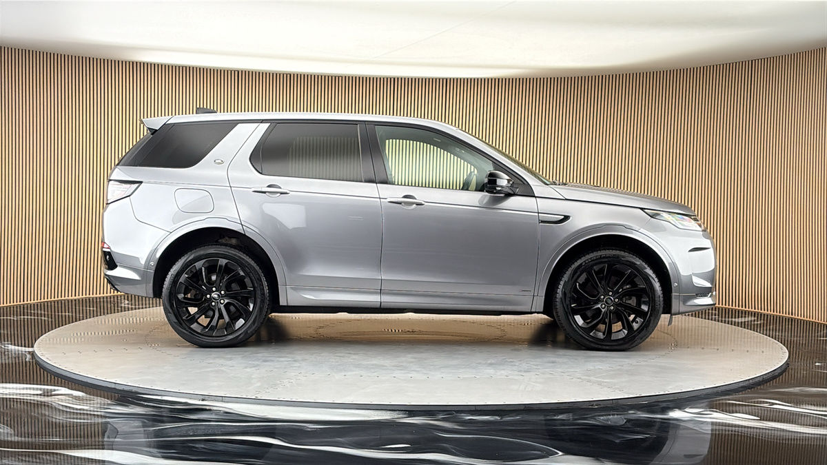 Land Rover Discovery Sport Image 16