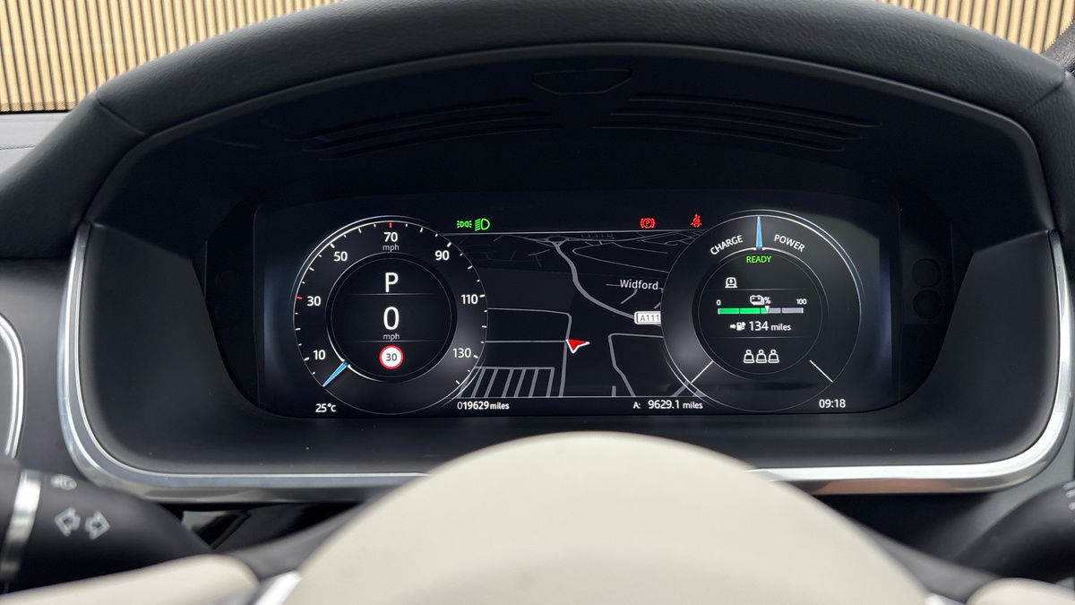 Jaguar I-PACE Image 27