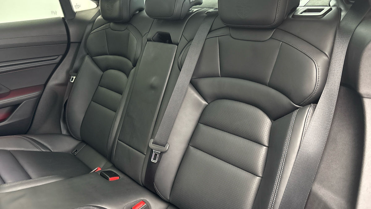 Porsche Taycan Image 8