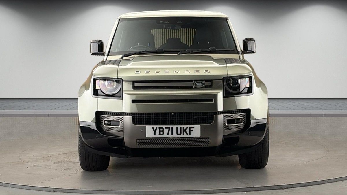 Land Rover Defender 110 Image 3