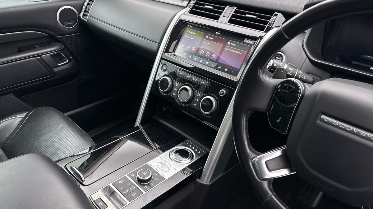 Land Rover Discovery Image 18