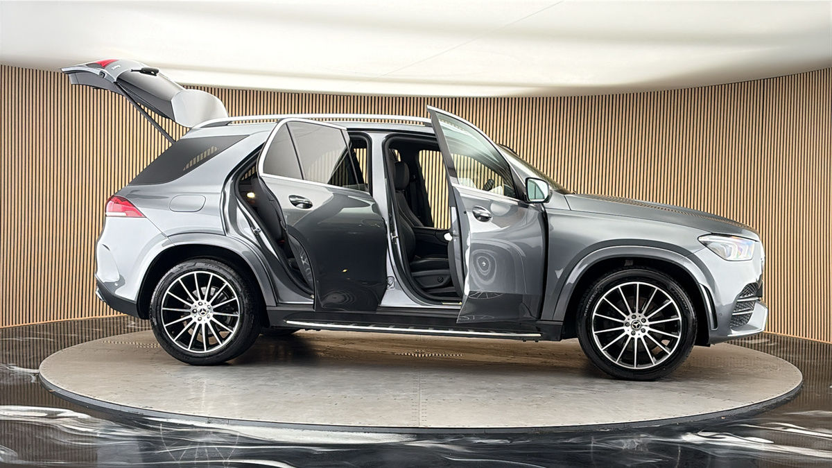 More views of Mercedes-Benz GLE