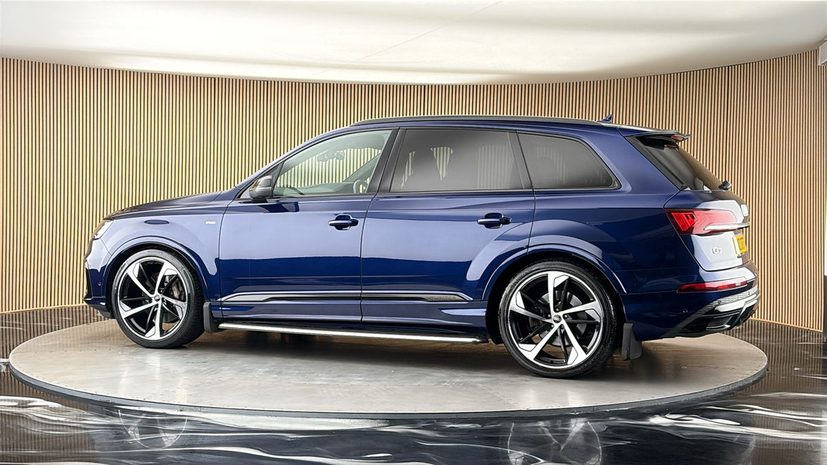 More views of Audi Q7