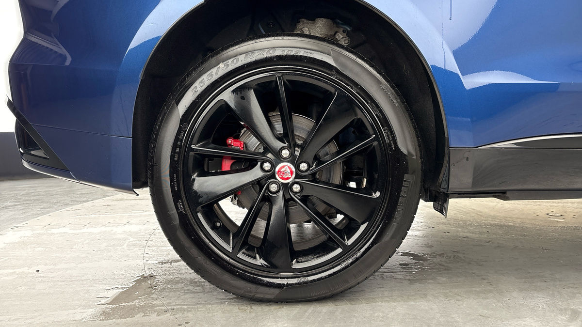 Jaguar F-PACE Image 10