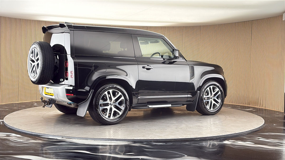 More views of Land Rover Defender 90