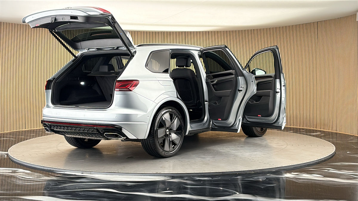 More views of Volkswagen Touareg