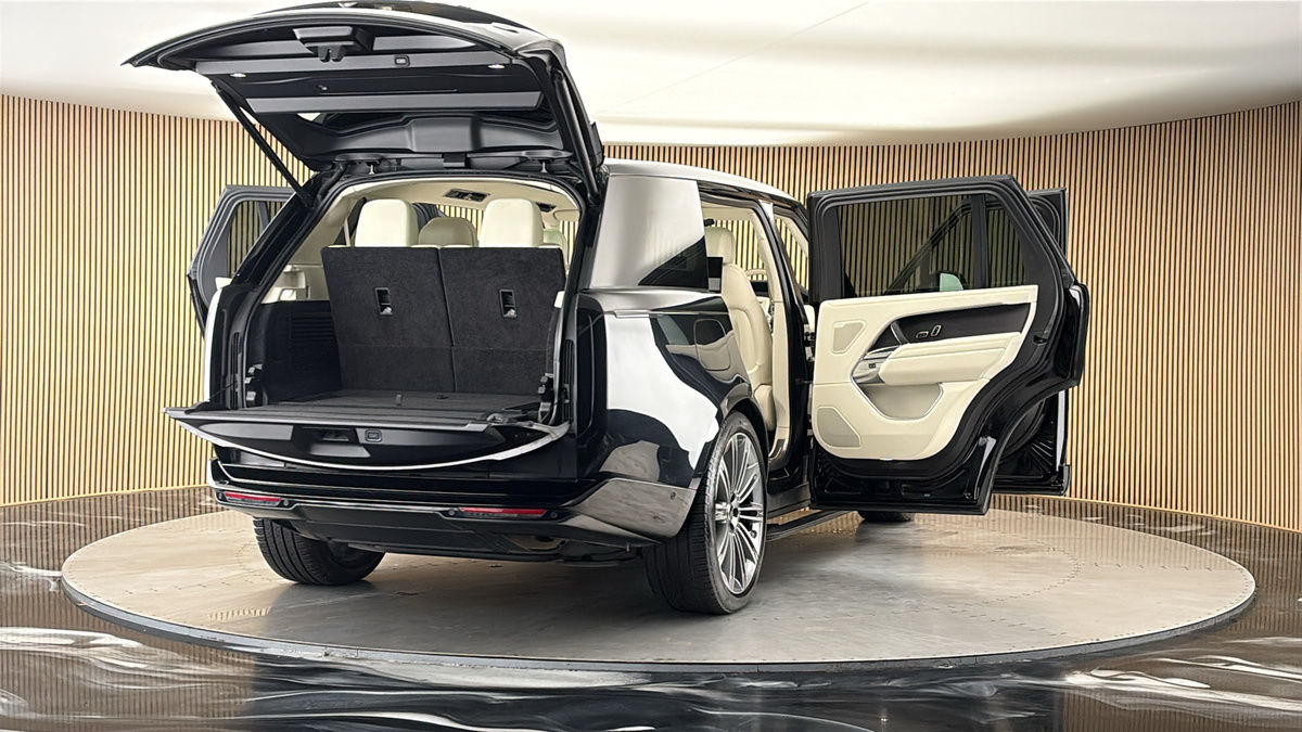 More views of Land Rover Range Rover