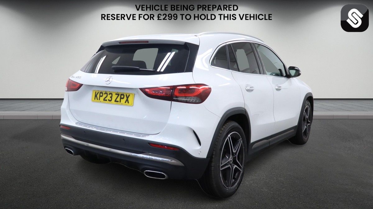 Mercedes-Benz GLA Image 4