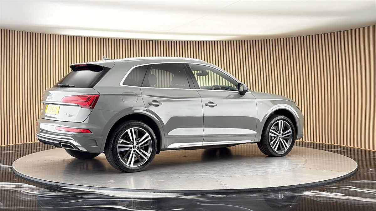 More views of Audi Q5