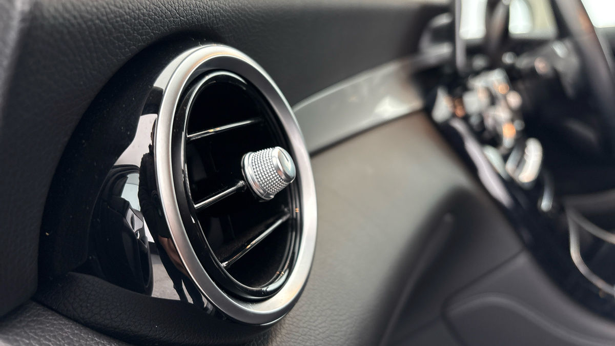 Mercedes-Benz GLC Image 6