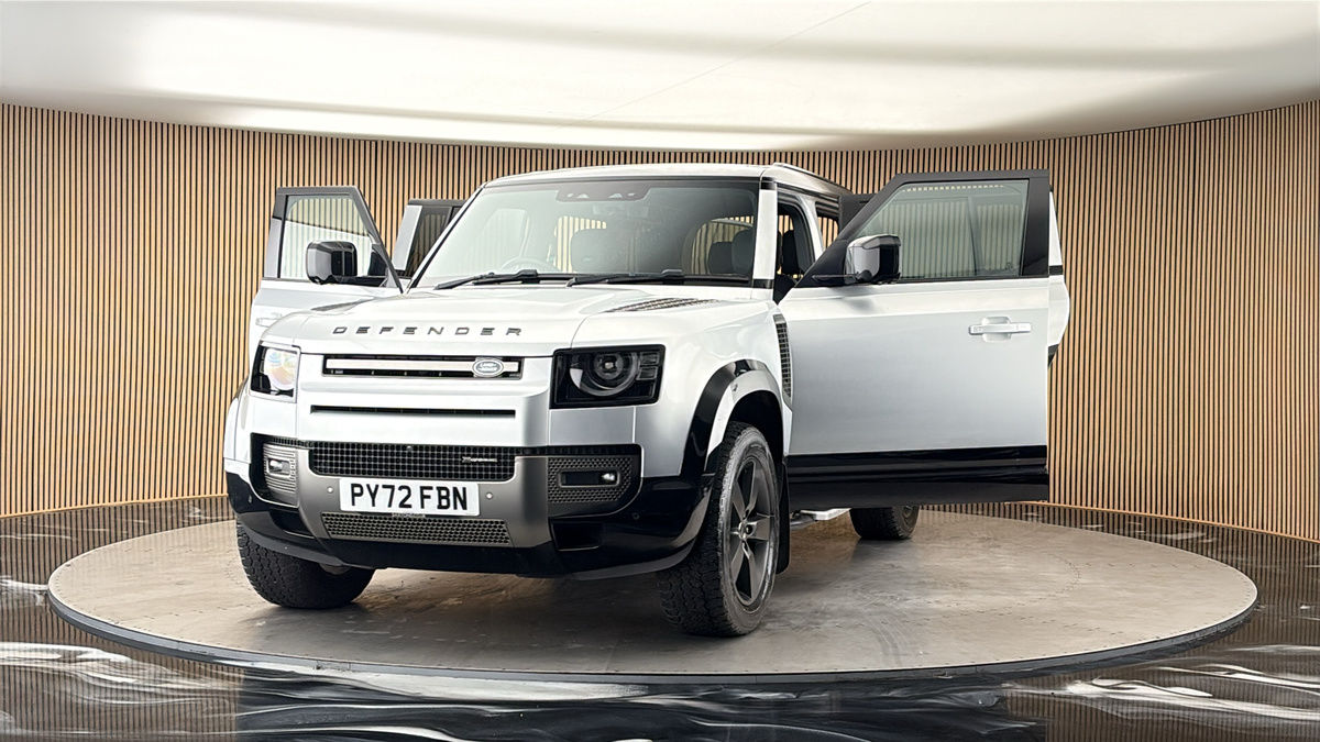 More views of Land Rover Defender 110