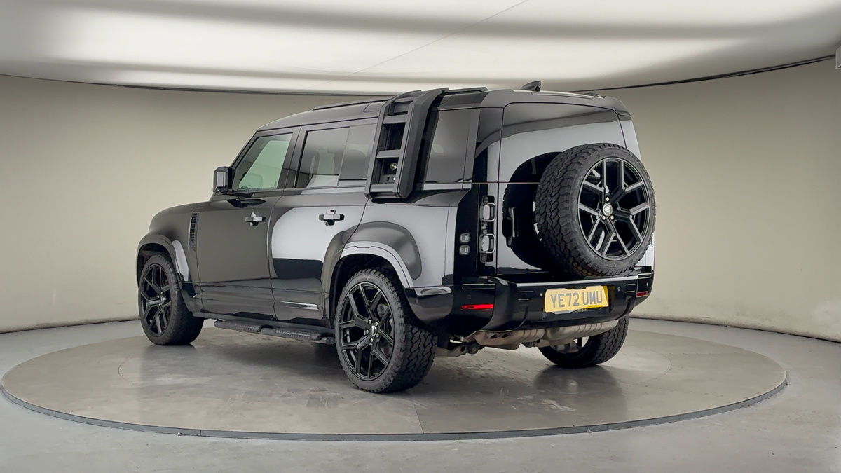 Land Rover Defender 110 Image 2