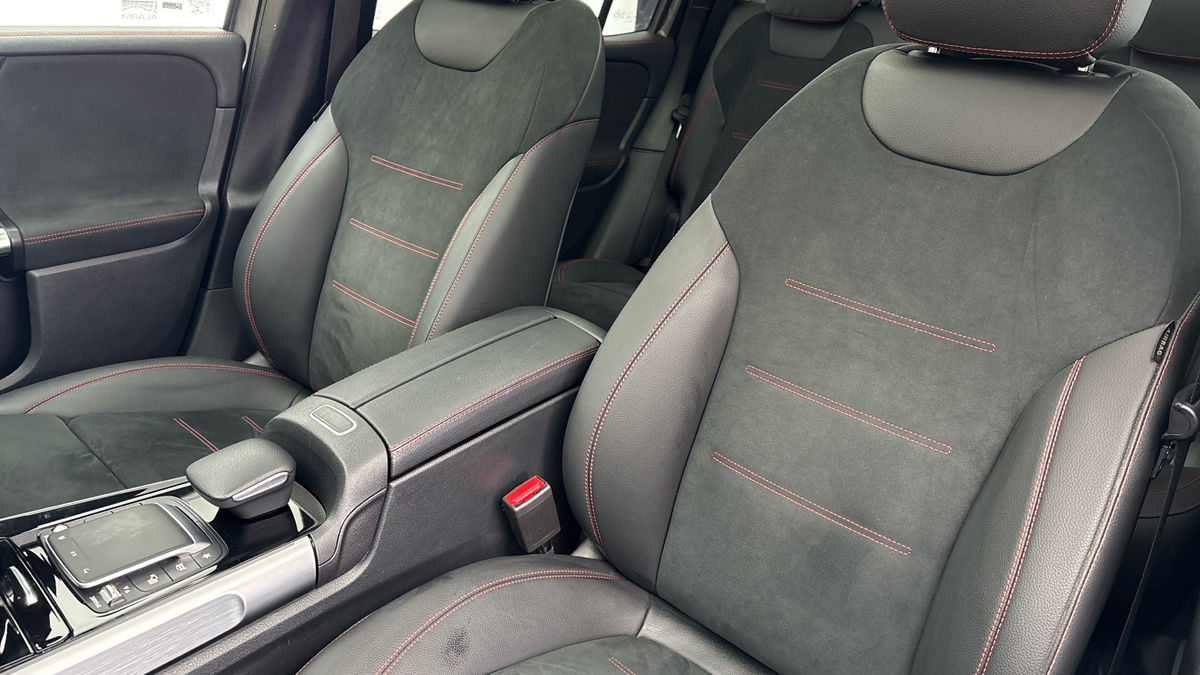 Mercedes-Benz GLB Image 7