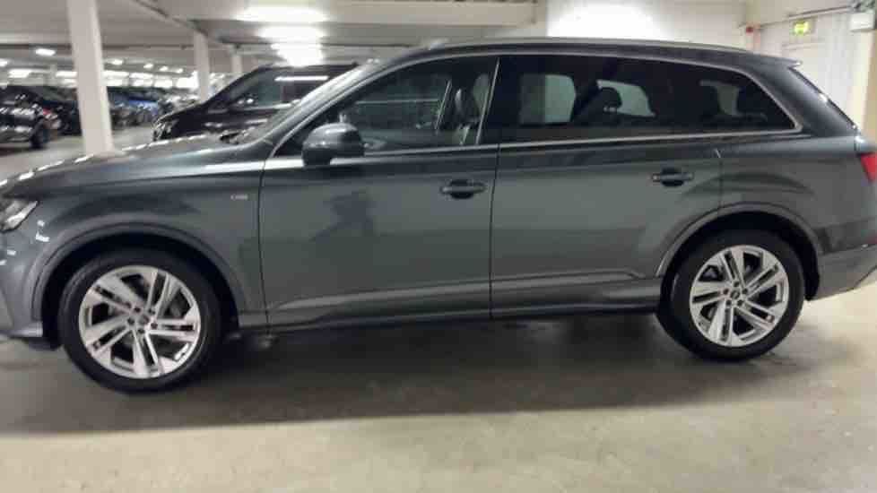 More views of Audi Q7