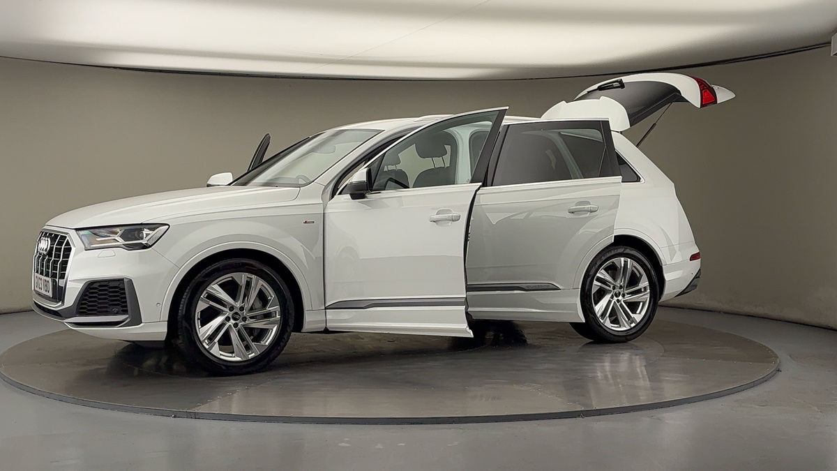 More views of Audi Q7