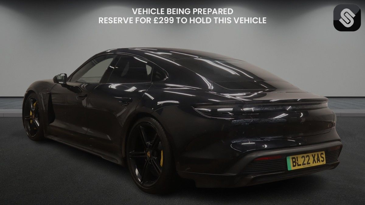 Porsche Taycan Image 6