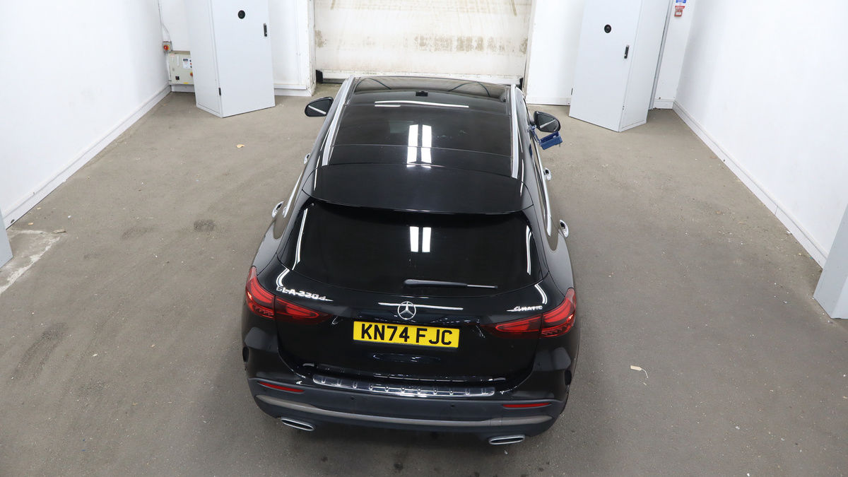 Mercedes-Benz GLA Image 8