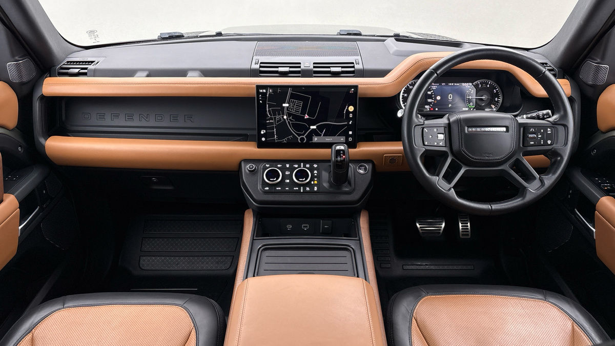 Land Rover Defender 110 Image 12