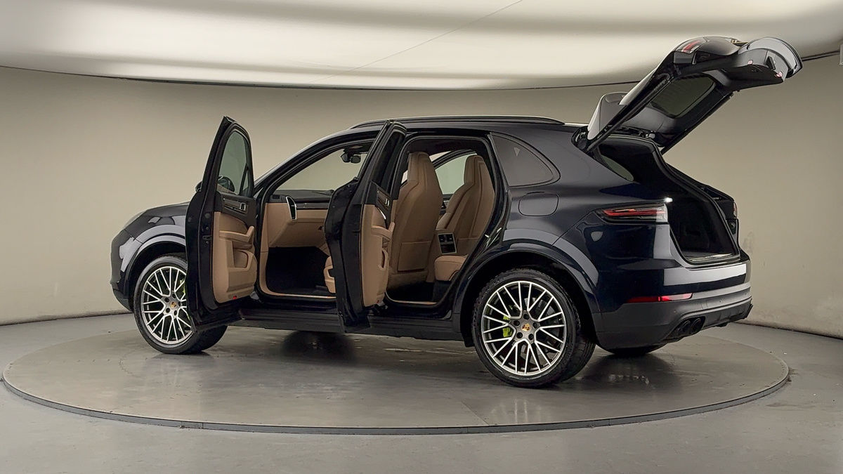 More views of Porsche Cayenne