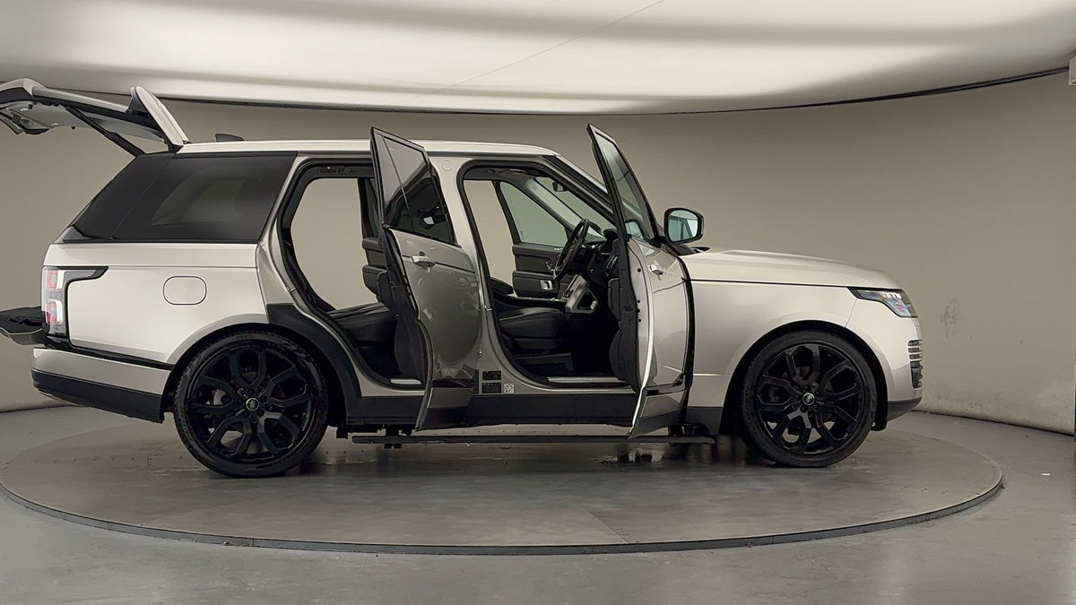 More views of Land Rover Range Rover