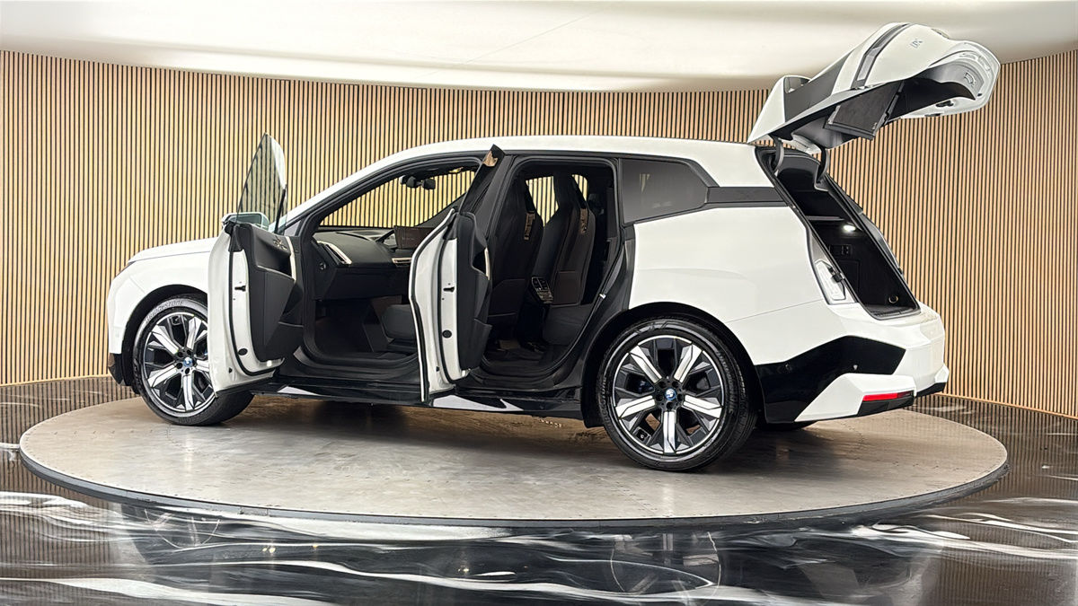 More views of BMW iX