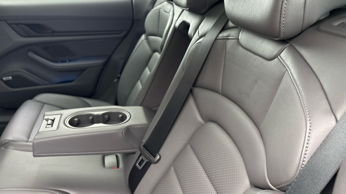 Porsche Taycan Image 9