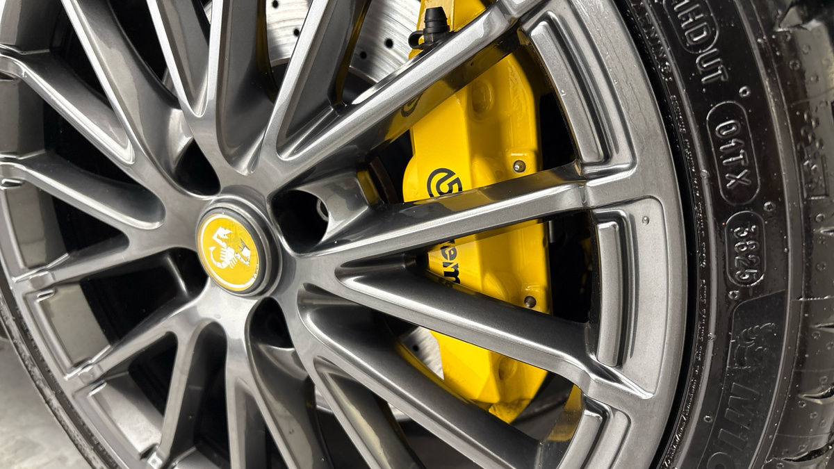 Abarth 695C Image 26