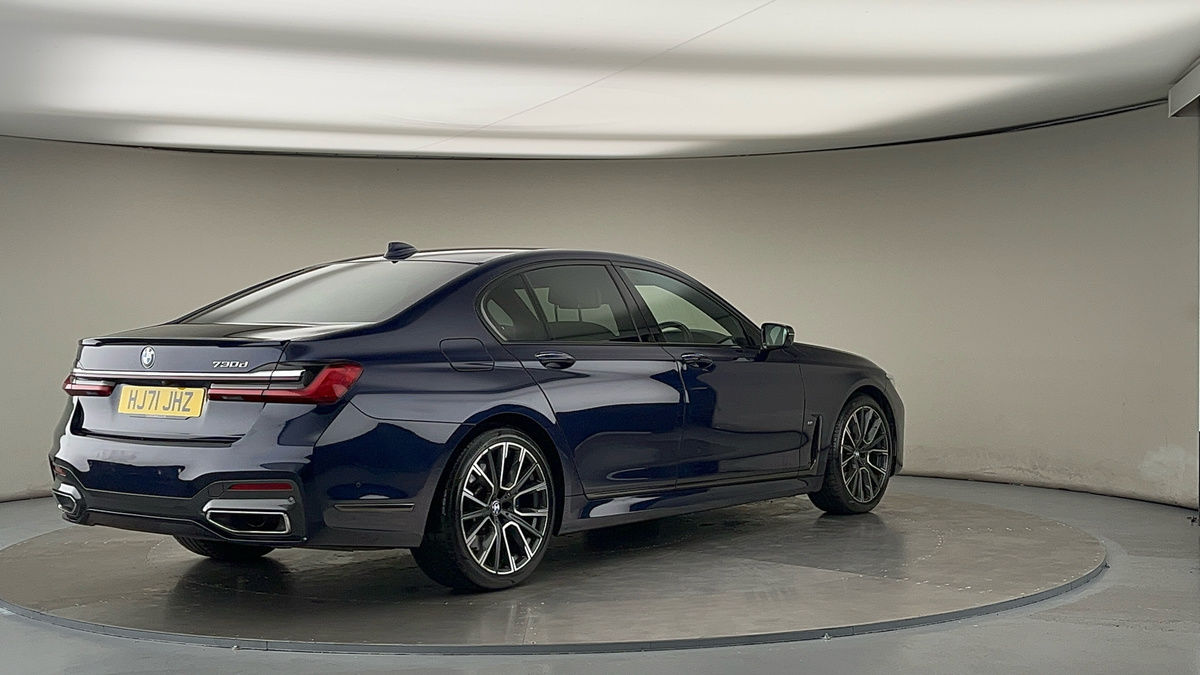 BMW 7 Series Image 21