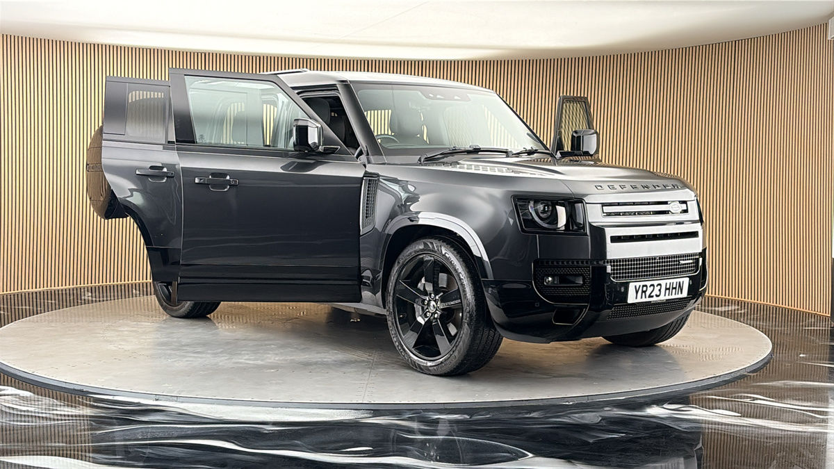 More views of Land Rover Defender 110