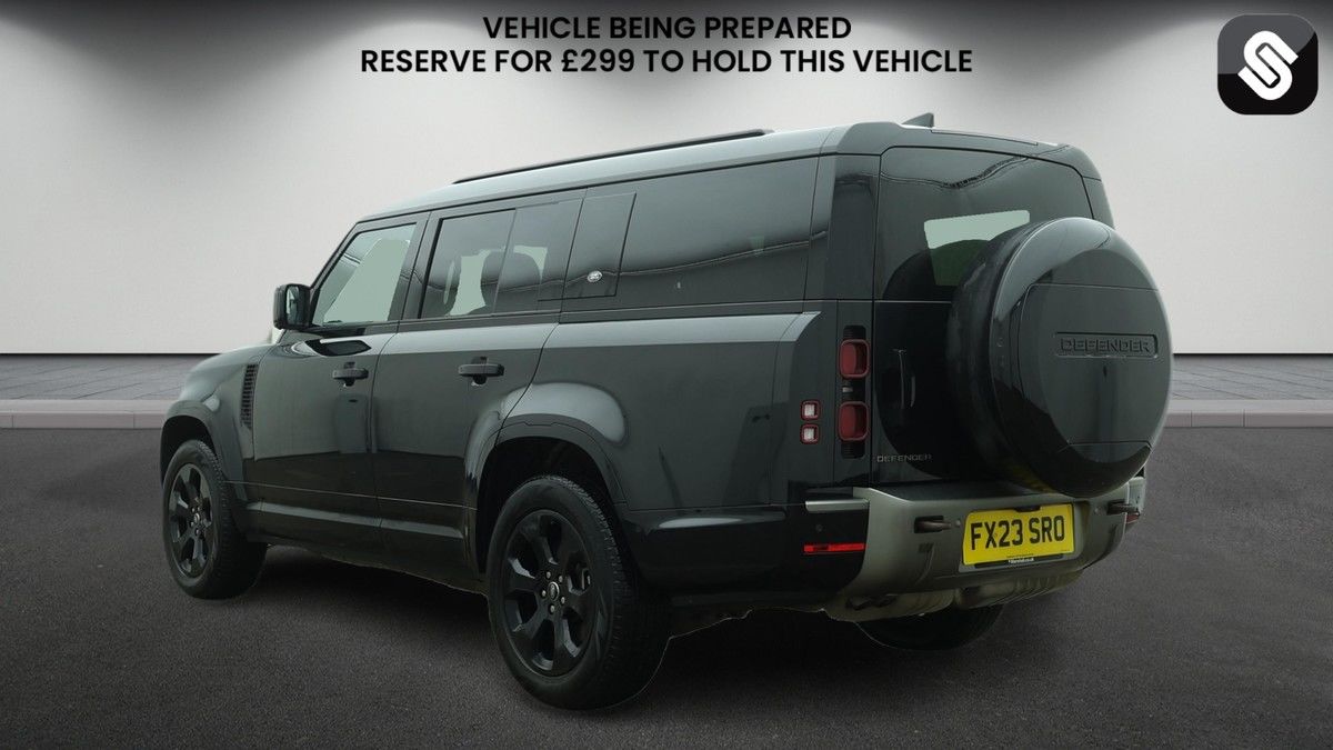 Land Rover Defender 130 Image 3