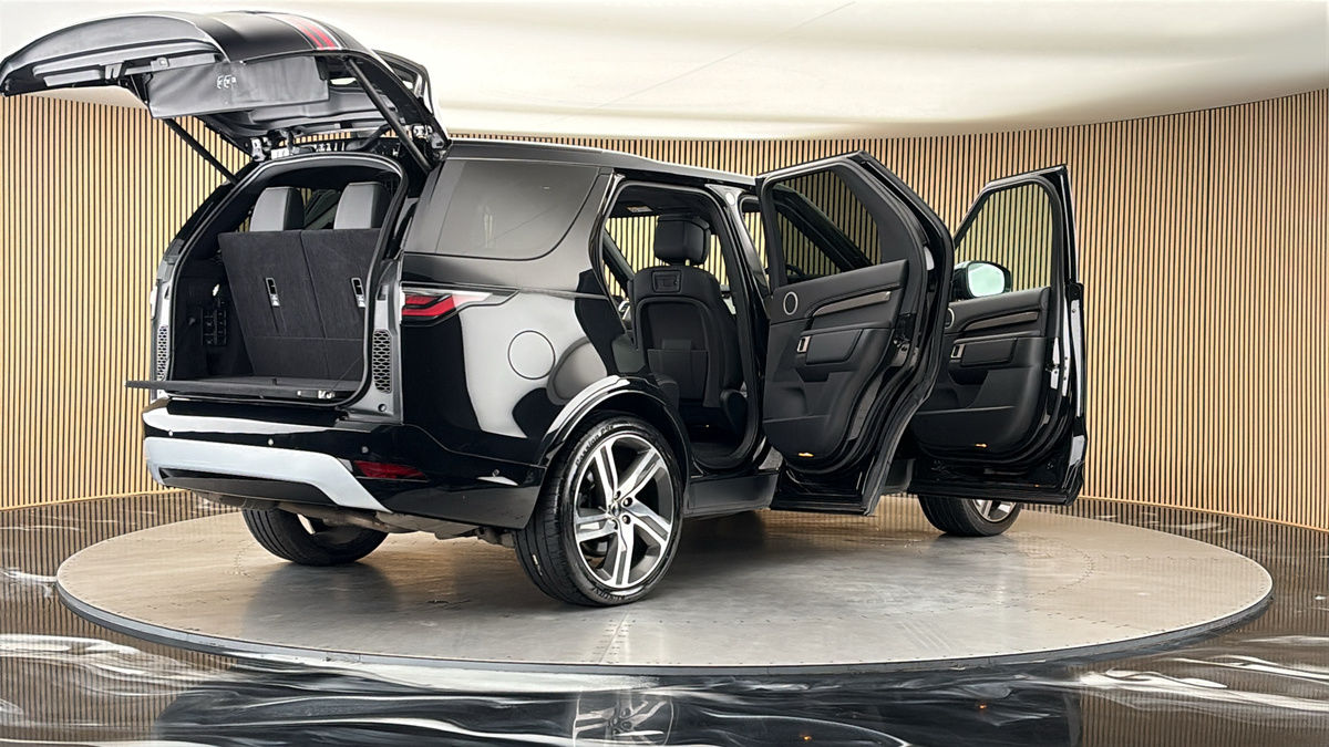 More views of Land Rover Discovery