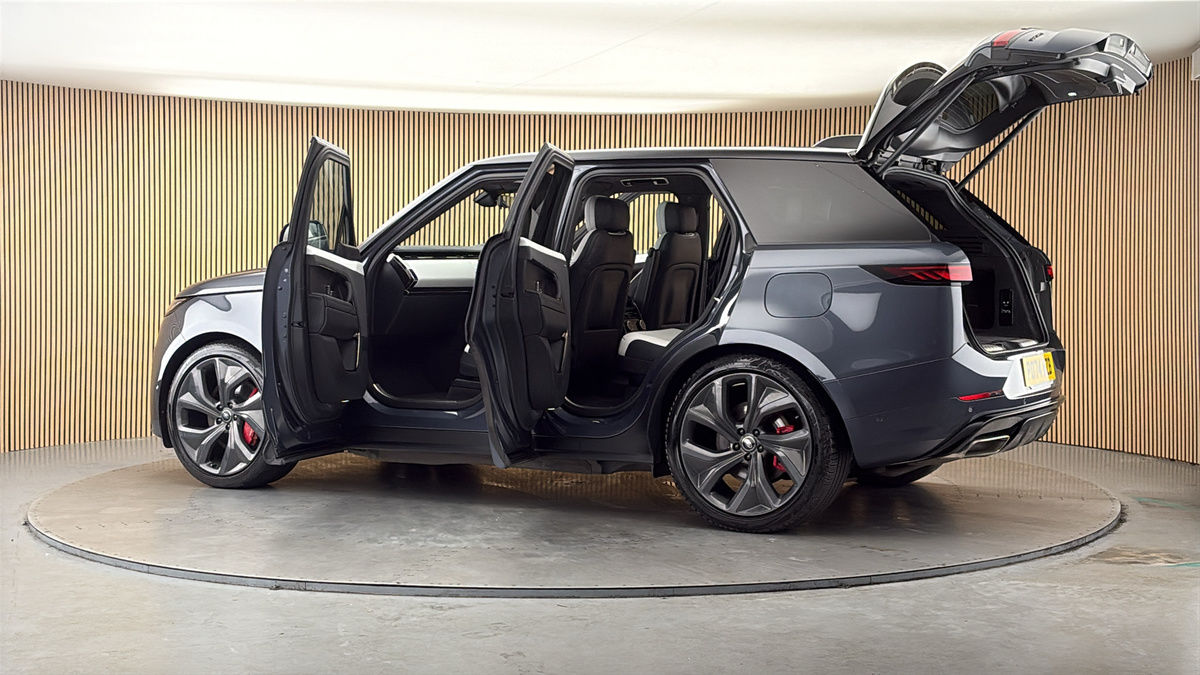 More views of Land Rover Range Rover Sport