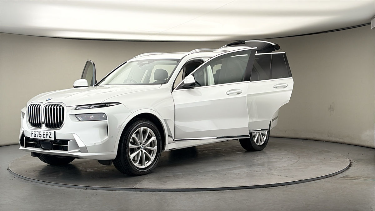 More views of BMW X7