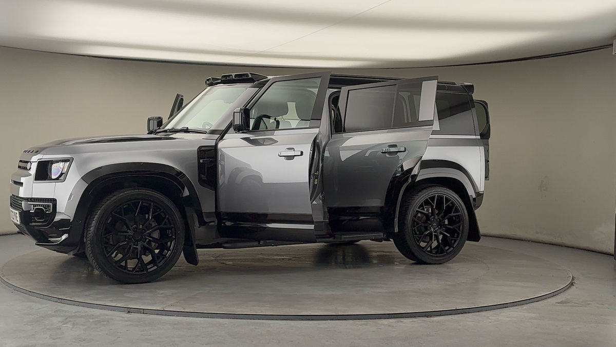 More views of Land Rover Defender 110