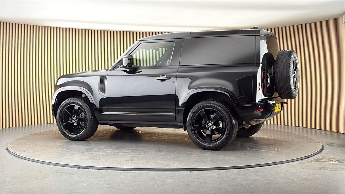 More views of Land Rover Defender 90