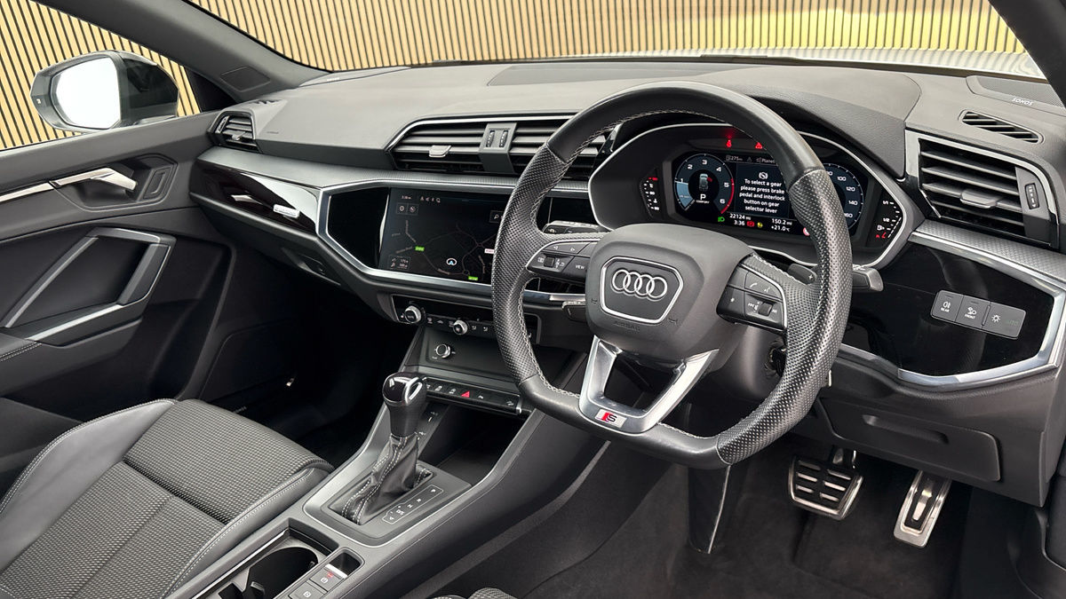 Audi Q3 Image 5