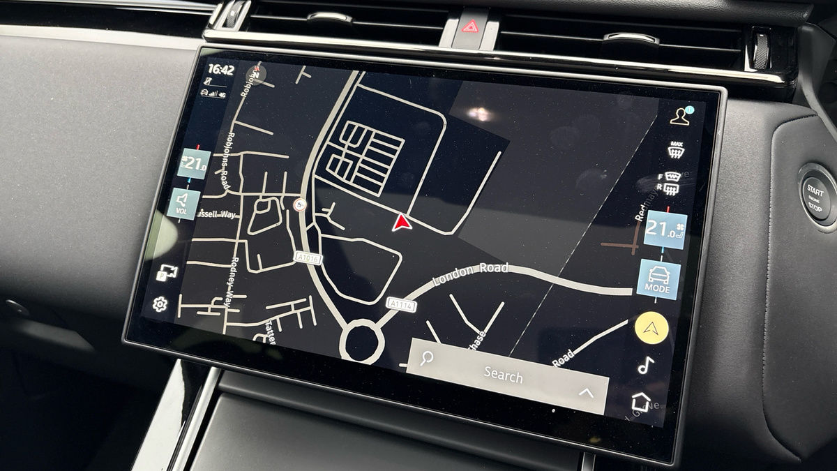 Land Rover Range Rover Velar Image 17