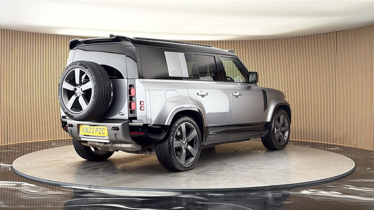 More views of Land Rover Defender 110